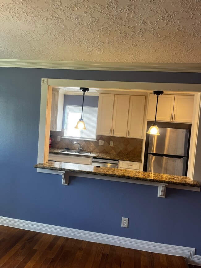 Building Photo - 12418 Plumbrook Dr
