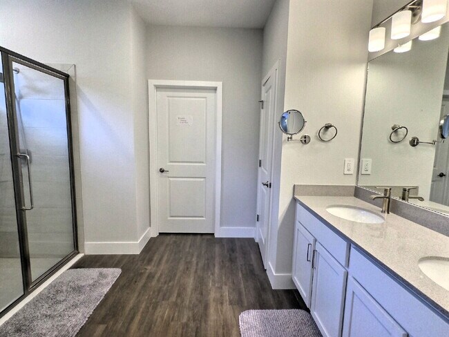 Building Photo - Great turn key rental in North Port!