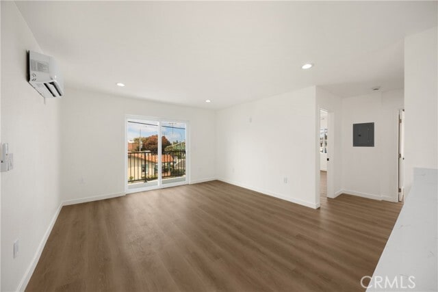 Building Photo - 102 E Avenida San Gabriel