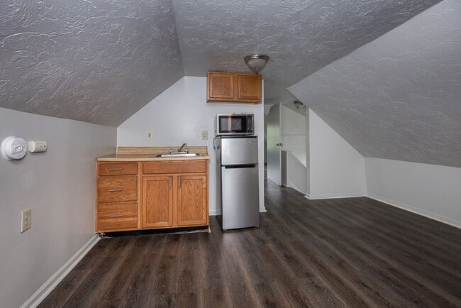 Building Photo - 3333 Desota Ave