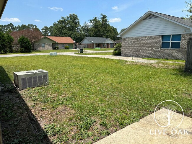 Building Photo - MOVE IN SPECIAL: $500 OFF 1ST MONTH'S RENT!**