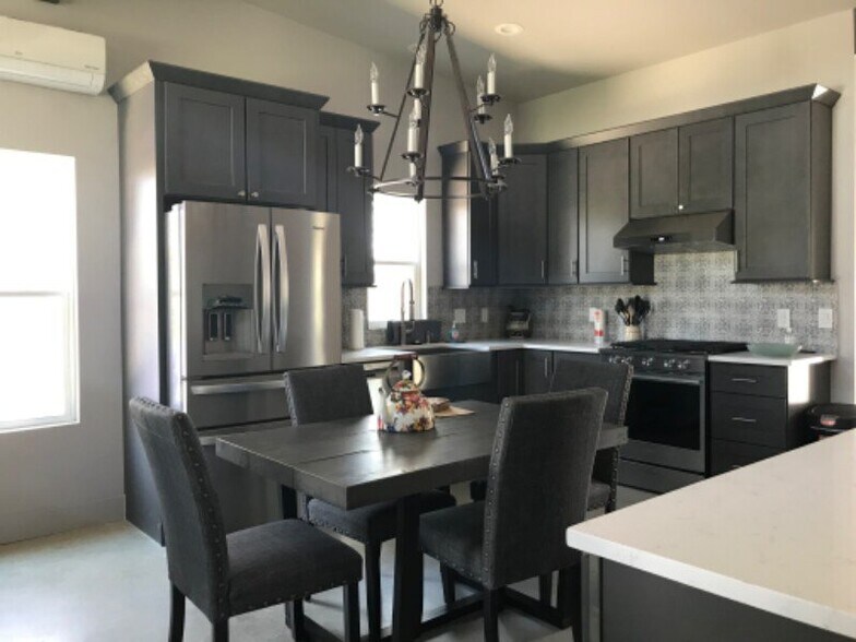 Building Photo - 1251 Canyon Shores