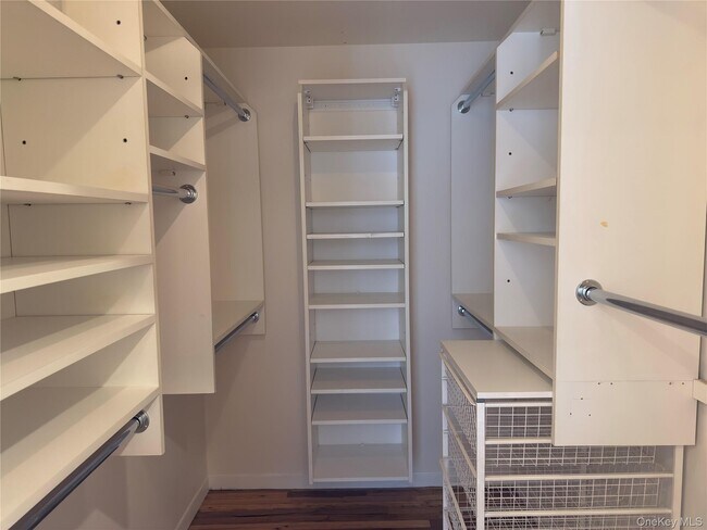 Building Photo - 15 Old Field