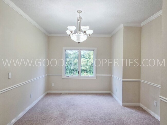 Building Photo - END OF SUMMER SPECIAL! $100 Off Rent for the First 6 Months | 4BR Urbandale Home with 3-Car Garage