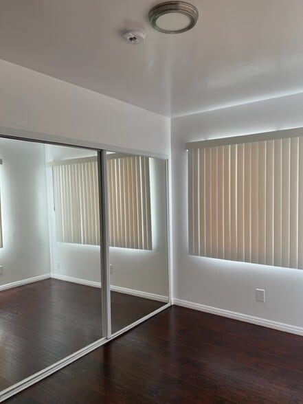Building Photo - 1607 N Wilton Plz