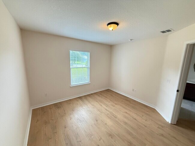 Building Photo - 1681 Village Pkwy