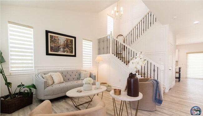 Building Photo - 624 Las Villas St