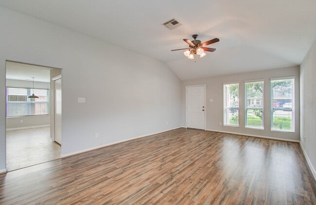 Building Photo - 2106 Bishop Hollow Ln
