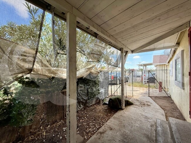 Building Photo - 1548 W McKinley St