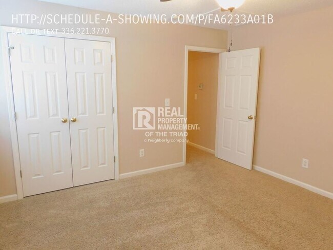 Building Photo - 3 Bedroom/2.5 Bath Greensboro Home with Fe...