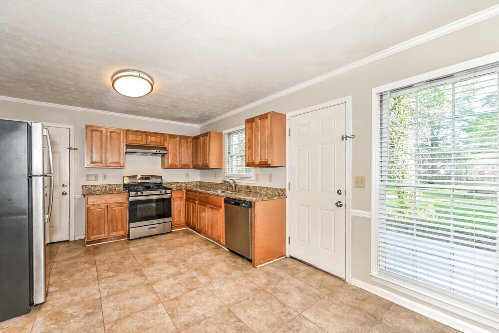 Building Photo - 1551 Willow Creek Ct