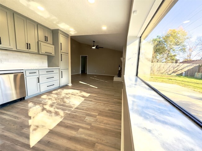 Building Photo - 3519 Acorn Way Ln