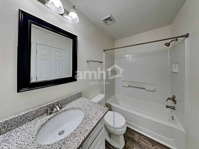 Building Photo - 3631 E Foxtrotter Rd