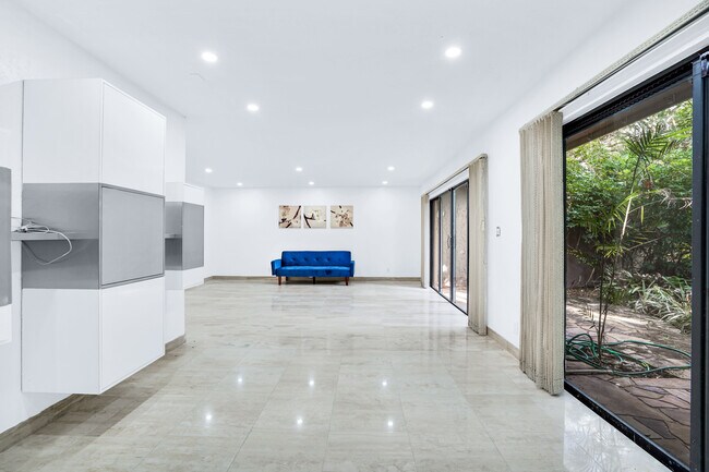Building Photo - 406 Saint Andrews Rd
