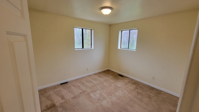 Building Photo - 340 Potomac Ave