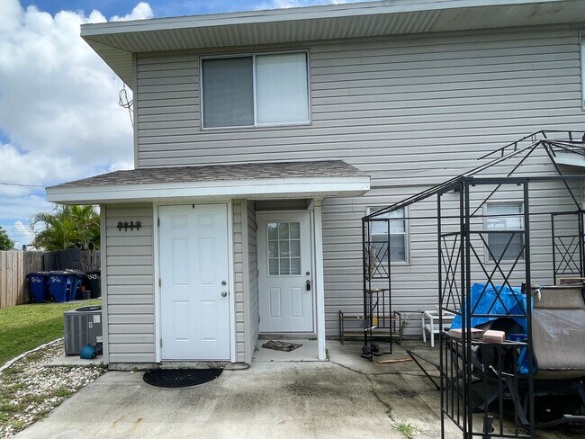 Building Photo - RARE Fort Myers Beach Townhome Now Available