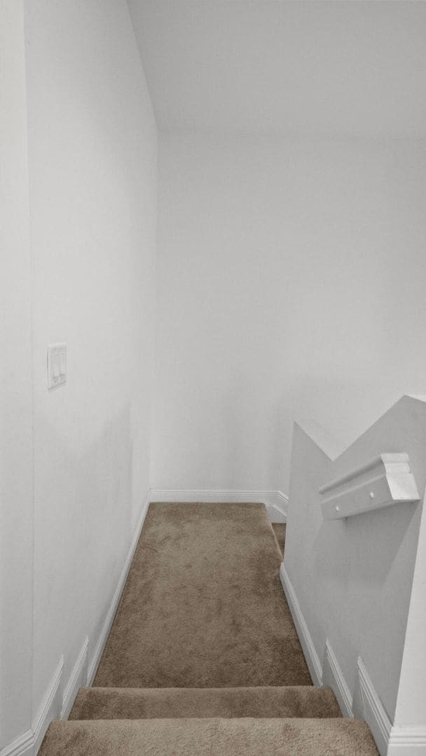 Building Photo - 6919 Pines Cir