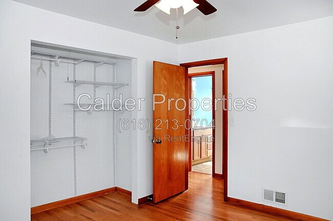 Building Photo - 1317 Herrick Ave NE