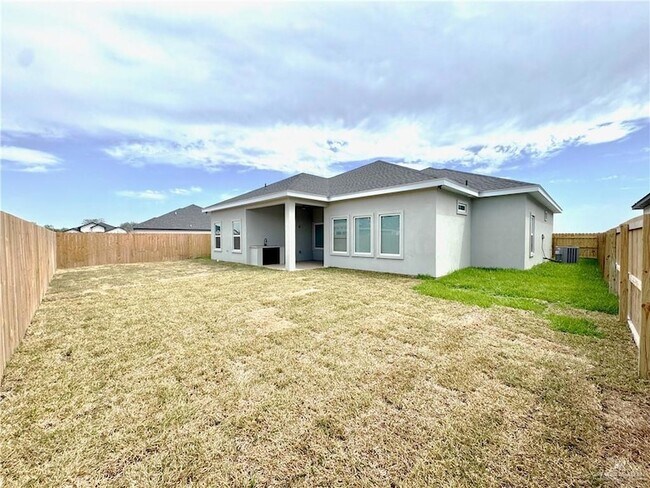 Building Photo - 1003 Durango Dr