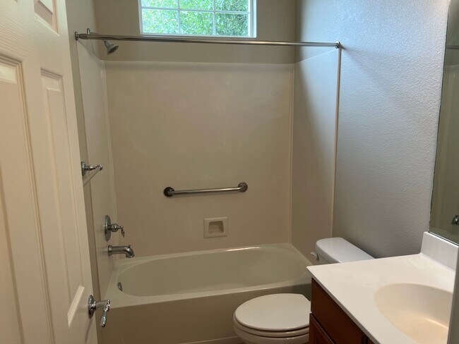 Building Photo - Lovely 3BR Ranch-Style Home in Sun City!
