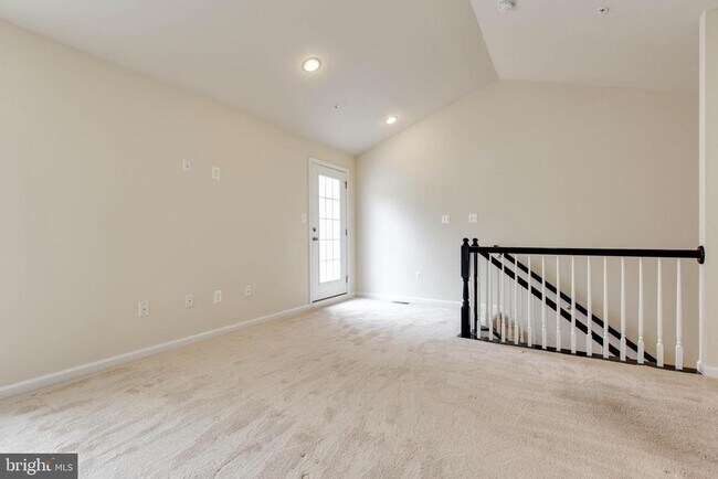 Building Photo - 1022 Linden Dr