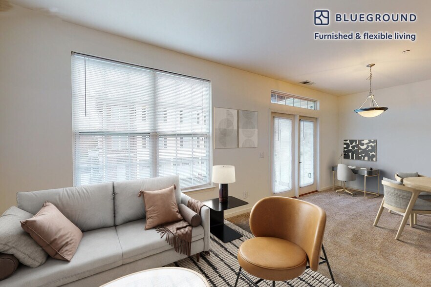 Primary Photo - 998 Stewart Ave