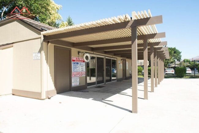 Building Photo - 1971 Landess Ave