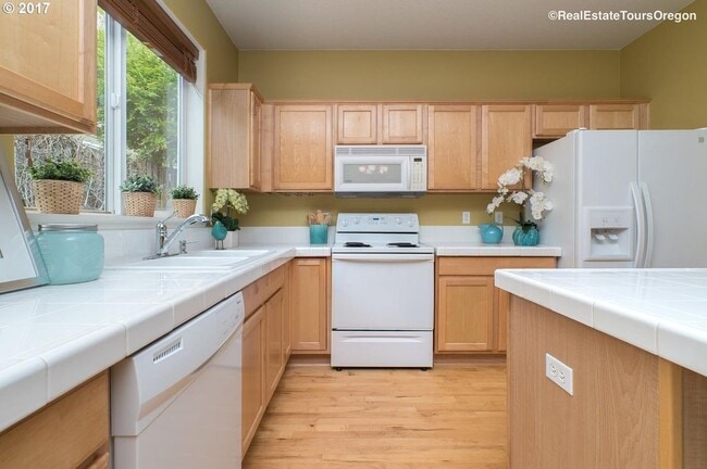 Building Photo - 1407 SW 175th Ave