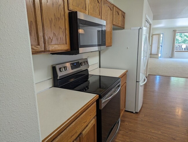 Building Photo - Beautiful Condo in Quiet Neighborhood - Small Pet Allowed