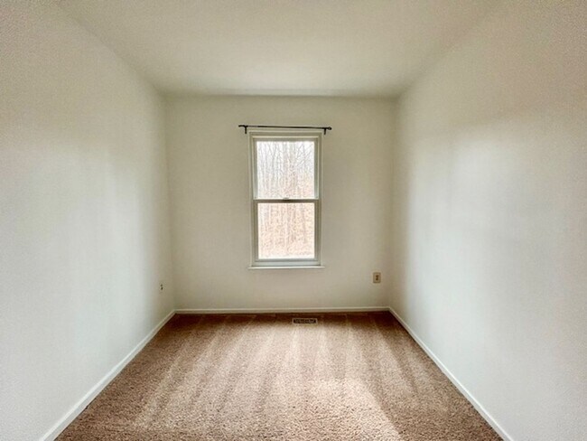 Building Photo - 9 Long Green Ct