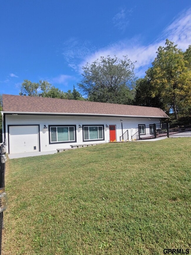Building Photo - 1202 Lake Ct