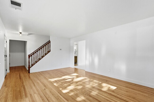 Building Photo - 1611 Clemson Dr