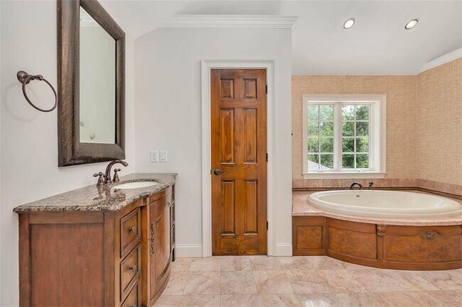 Building Photo - 210 Settlers Rd