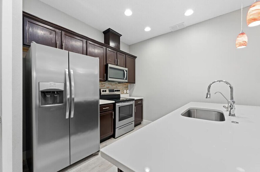 Building Photo - 450 Flamingo Ct