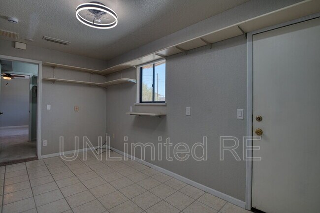 Building Photo - 2512 Cisco Dr S