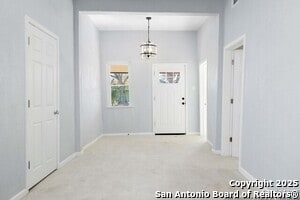 Building Photo - 109 Blue Bonnet St