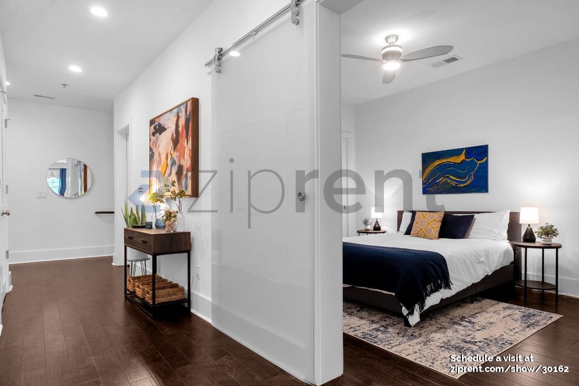 Building Photo - 303 Canton Wy