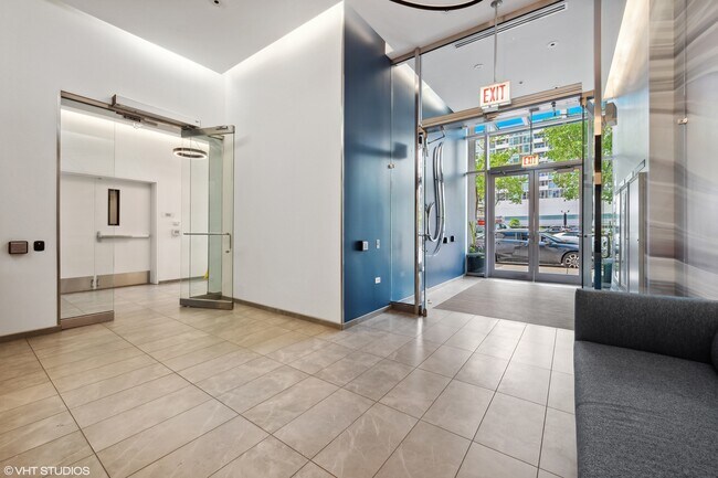 Building Photo - 303 W Ohio St