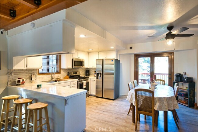 Building Photo - 31644 Christmas Tree Ln