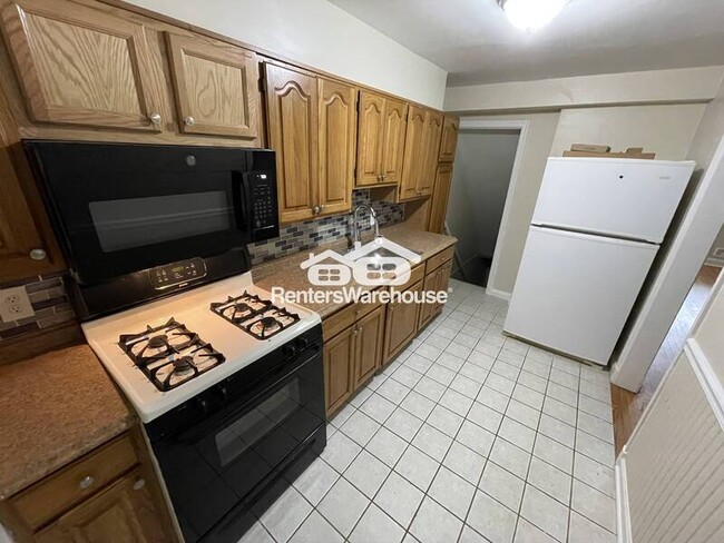 Building Photo - 2363 Searles Rd