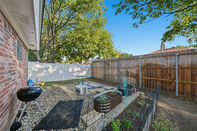 Building Photo - 1129 W Hills Terrace