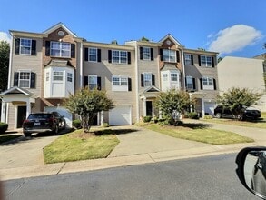 Building Photo - 2710 Wyntercrest Ln