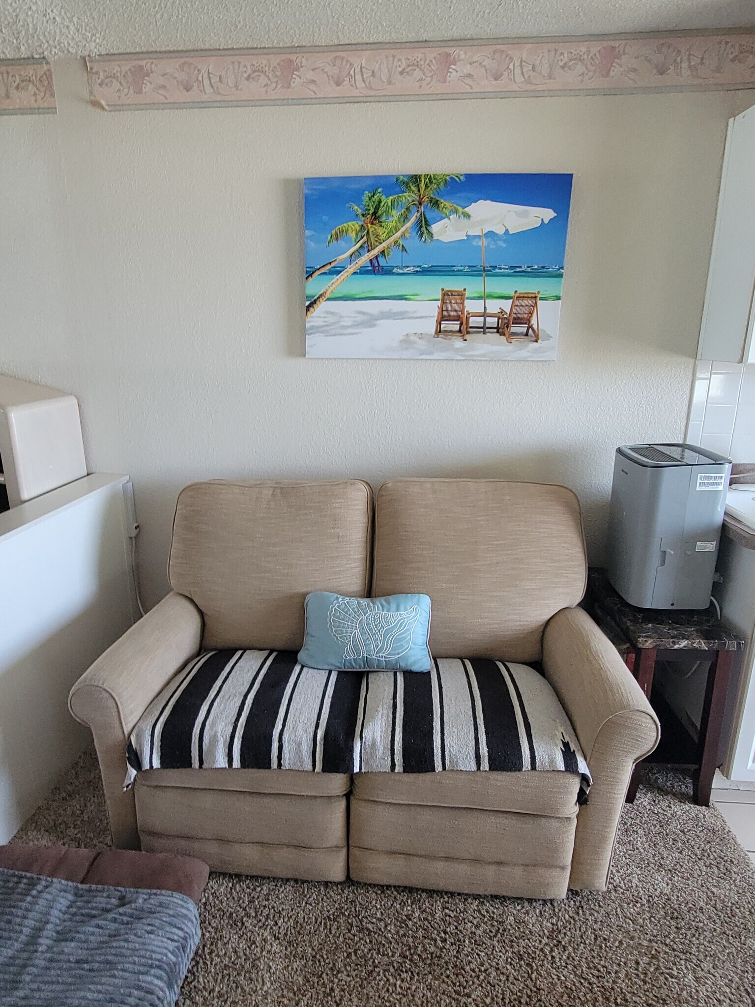 Fold out sleeper Loveseat - 935-126 S Atlantic Ave
