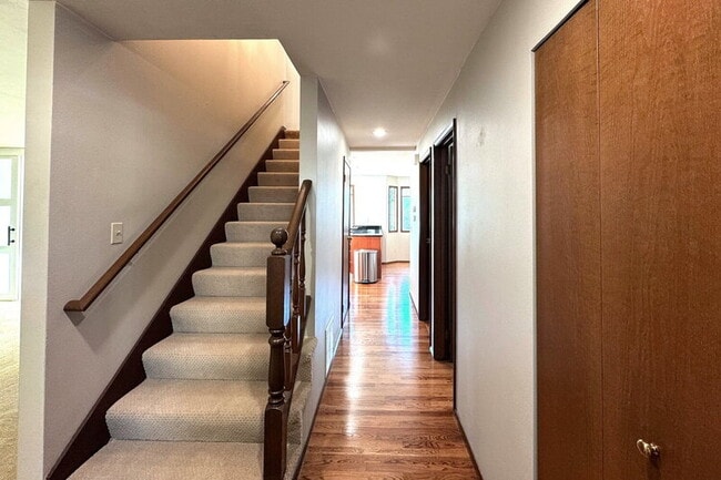 Building Photo - 12941 NE 71st St