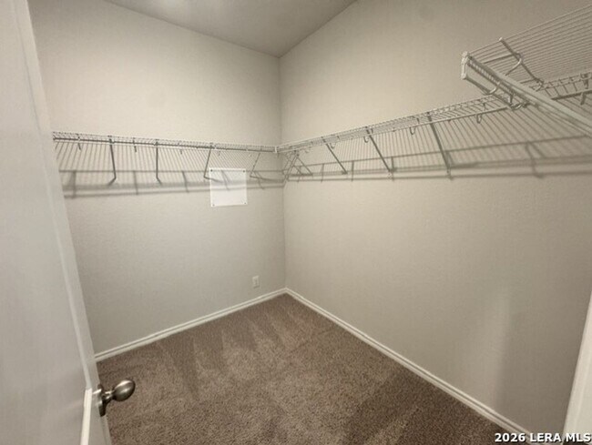Building Photo - Newer Beautiful Home featuring 3-bedroom 2 Bath Plus office