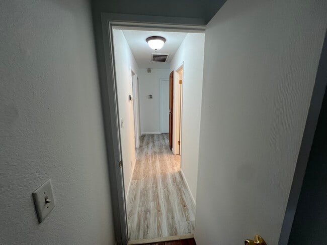 Building Photo - 5108 Vigna Way