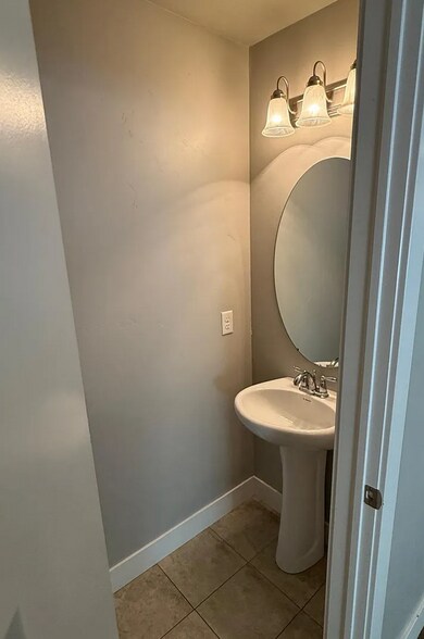 Building Photo - 12 N 450 W