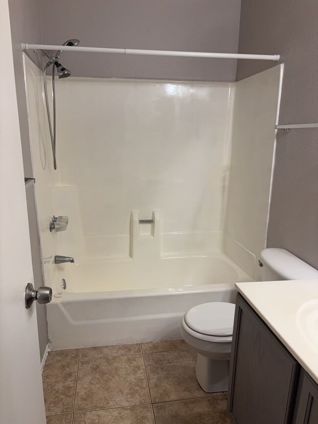 Building Photo - 3 bed 2 bath in Phoenix!!  Ready for Move In!