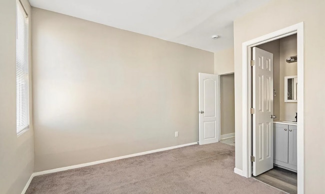 Building Photo - 163 N Wolfe St