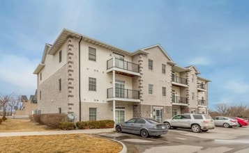 Building Photo - 1 Bedroom Condo Available August 10th, 2026